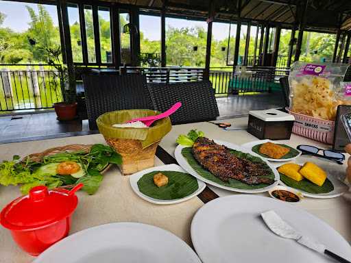 Saung Kuring Sundanese Restaurant 4