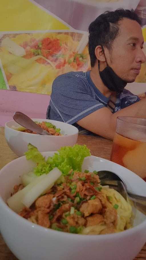 Pangsit Mie Ayam & Bakso Nyaman 9