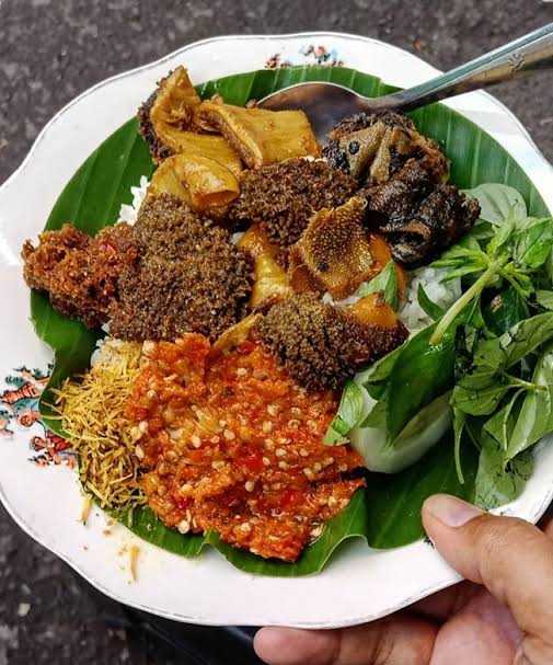 Nasi Babat & Penyetan Nonik Madura 9