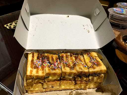 Roti Bakar Daniza 8