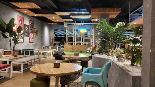 Loteng Cafe Modernland 8