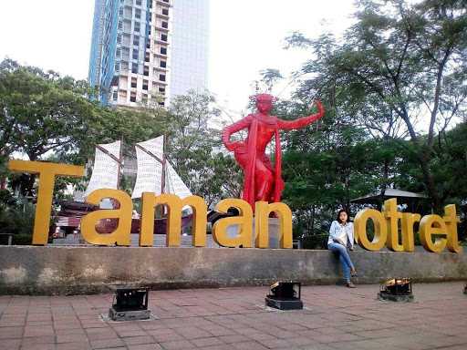 Pasar Jajanan Taman Potret 2