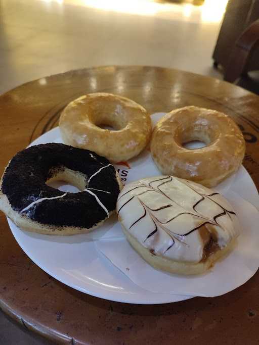 J.Co Donuts & Coffee - Balekota 3