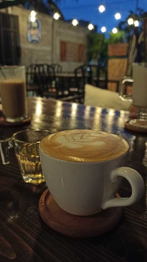 Quarter Life Coffee & Eatery 2