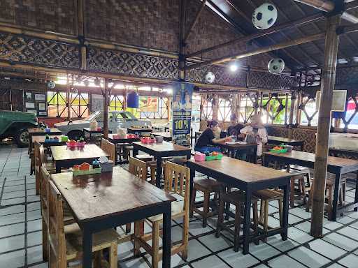 Rumah Makan Wong Kudus 8