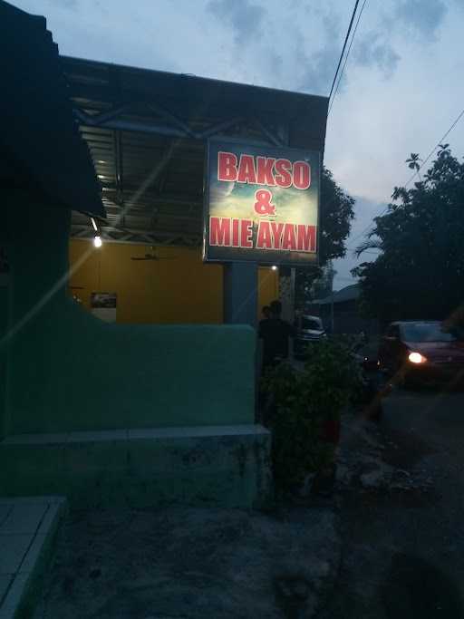 Bakso & Mie Ayam Sumonggo 6