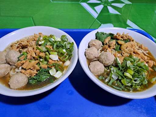 Mie Ayam & Bakso  Alvina  4