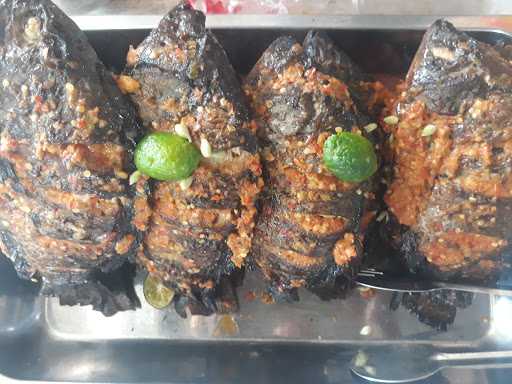 Warung Ikan Bakar Tanjung Rasa 9