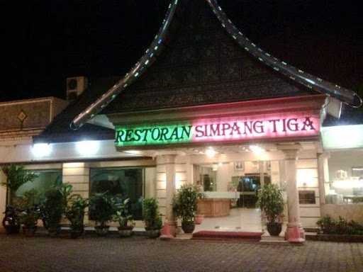 Restoran Simpang Tiga 1