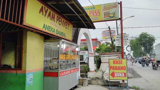 Rumah Makan Padang By Pass 6