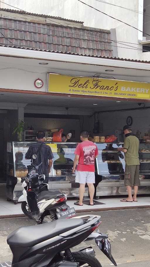 Deli Francs Bakery 7