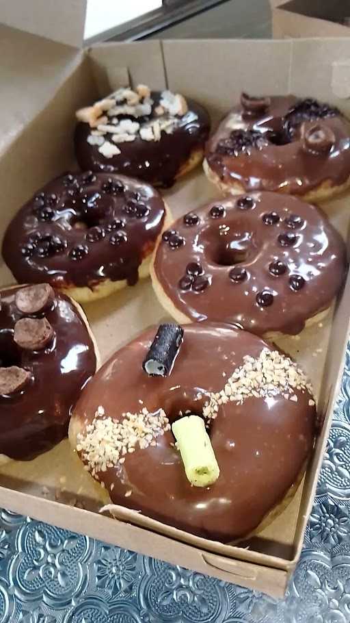 Donuts Bang Emry 1