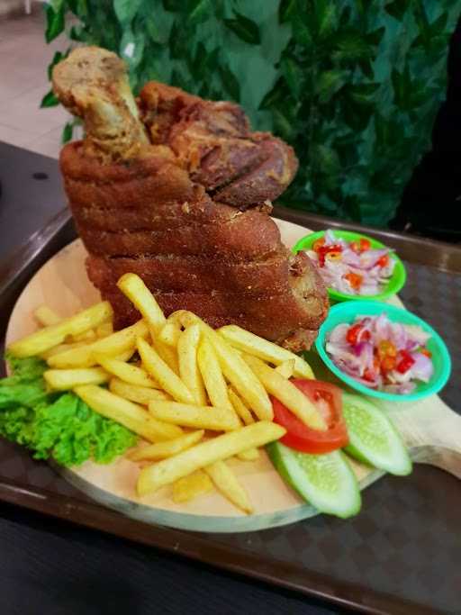 Pork Knuckle-Sop Bakut Lia 4