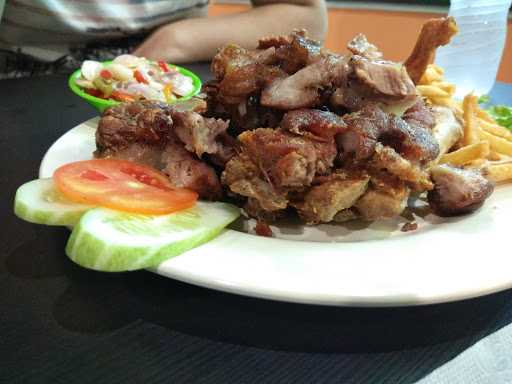 Pork Knuckle-Sop Bakut Lia 3