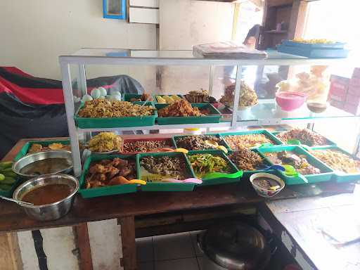 Warung Nasi Bu'De 4