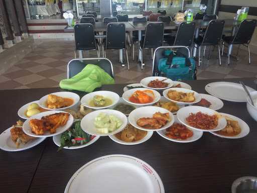 Rumah Makan Sederhana 3