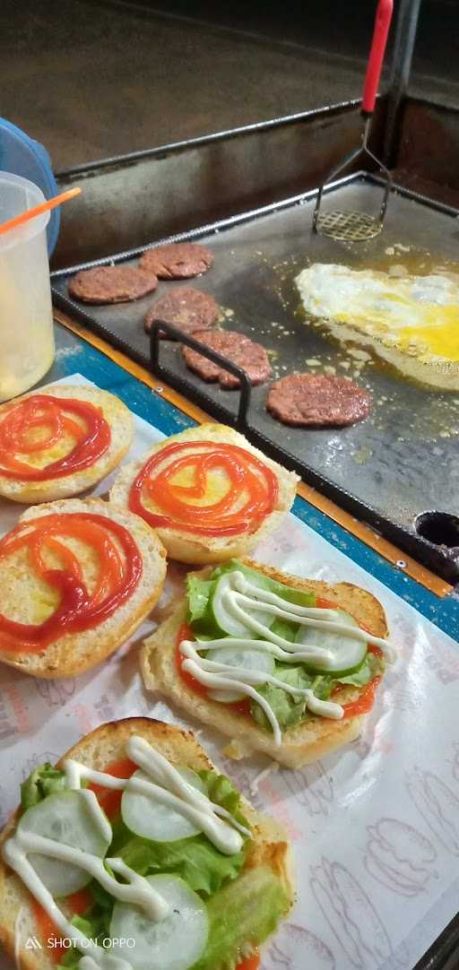 Roti Bakar & Burger 2 Saudara 9