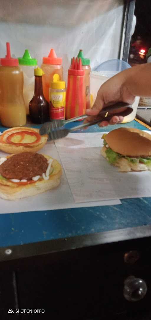 Roti Bakar & Burger 2 Saudara 5