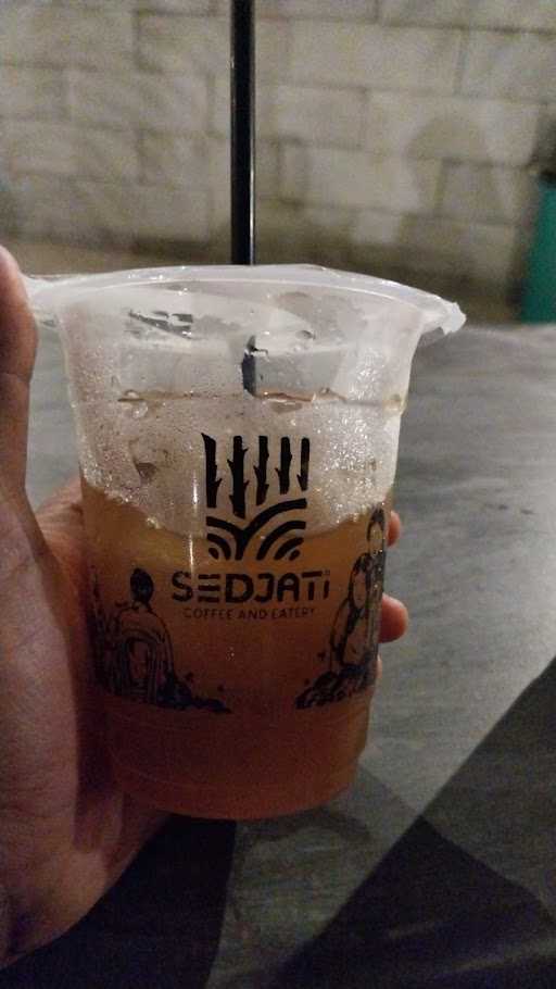 Sedjati Coffee & Eatery 10