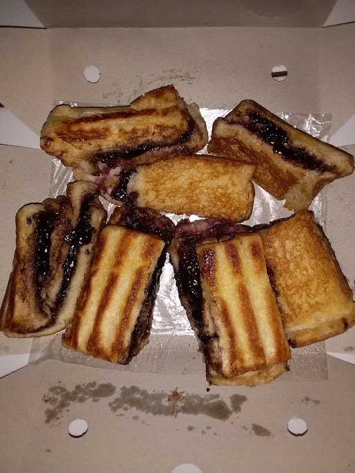 Martabak Bangka & Roti Bakar Bandung Bungsu Prabu 7