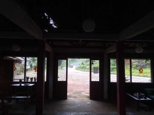 Saung Injuk Coffee And Eatery 8