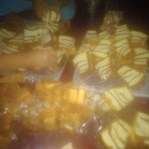 Bu Sri Kue Klantingsari 8