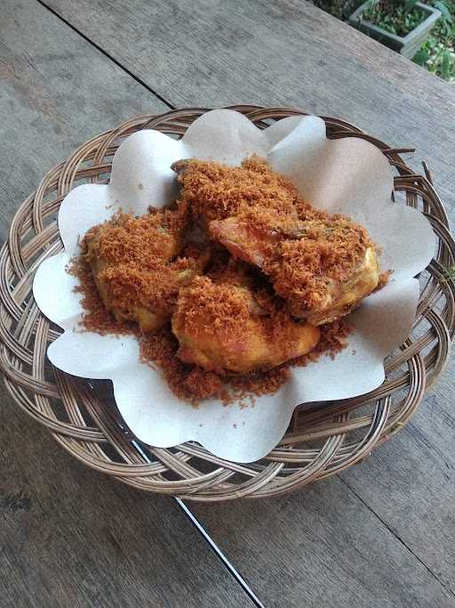 Ayam Goreng Serundeng Dabuha 8