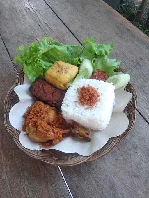 Ayam Goreng Serundeng Dabuha 6