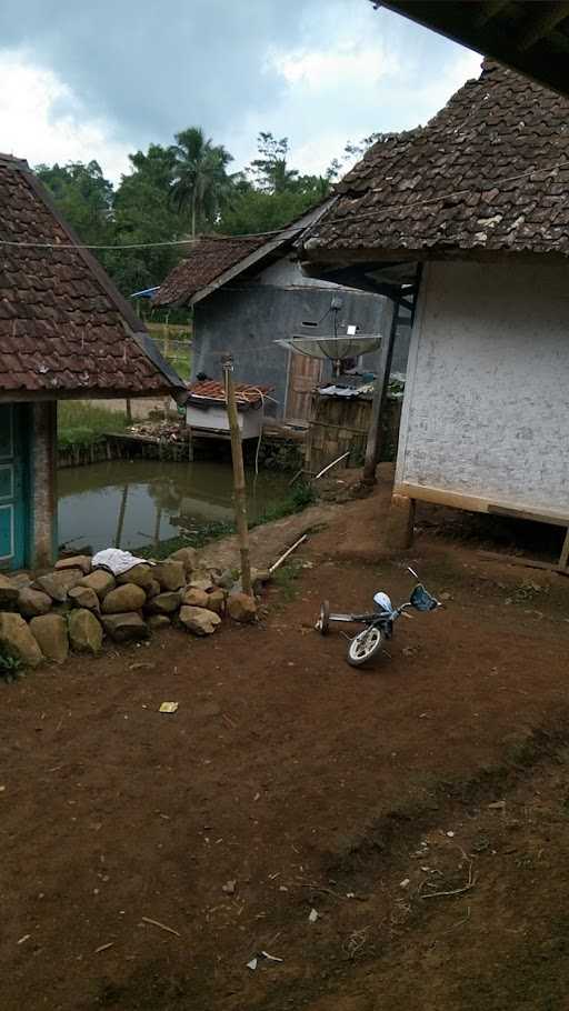 Rumah Makan Karisma Minang Masakan Padang 1