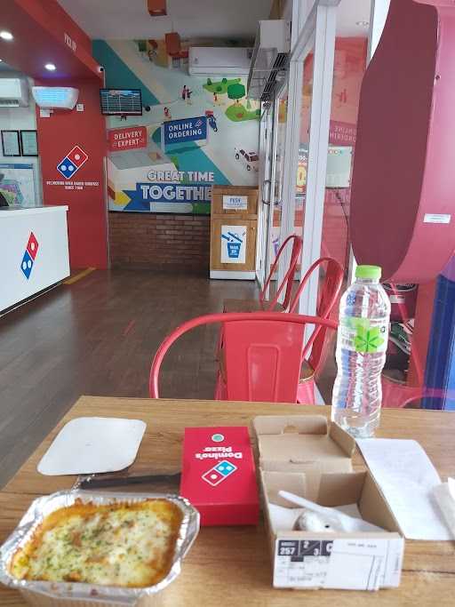 Domino'S Pizza 6