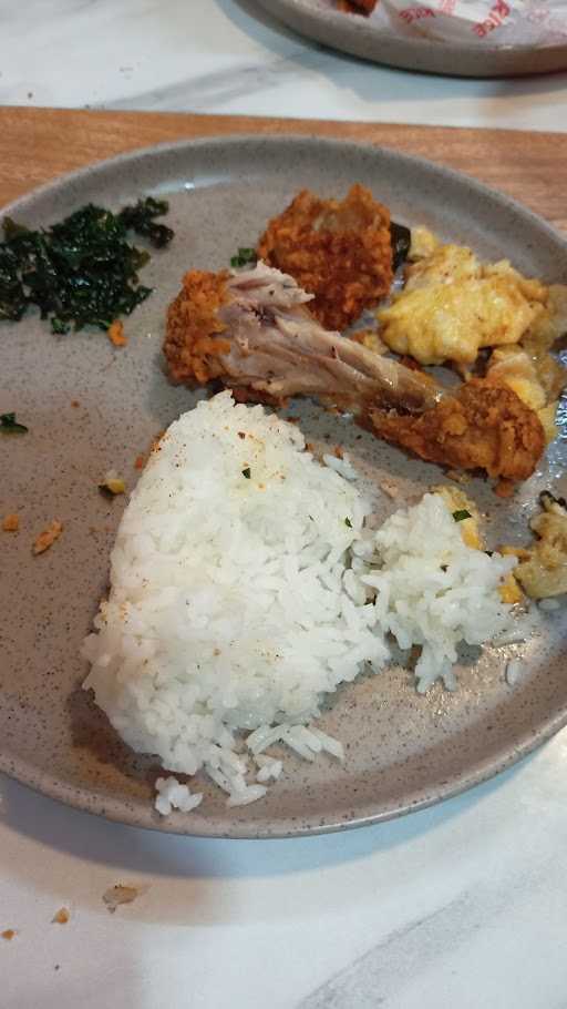 Labbaik Chicken - Simpang Lima 2