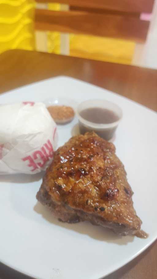 Labbaik Chicken - Simpang Lima 3