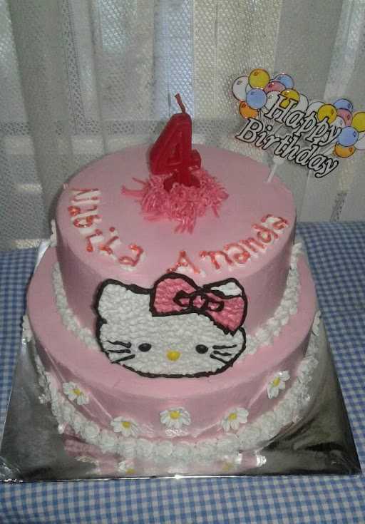 Nadhia Cake 2