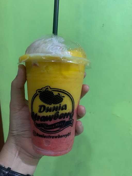 Dunia Strawberry Juice & Dessert, Siliwangi 7