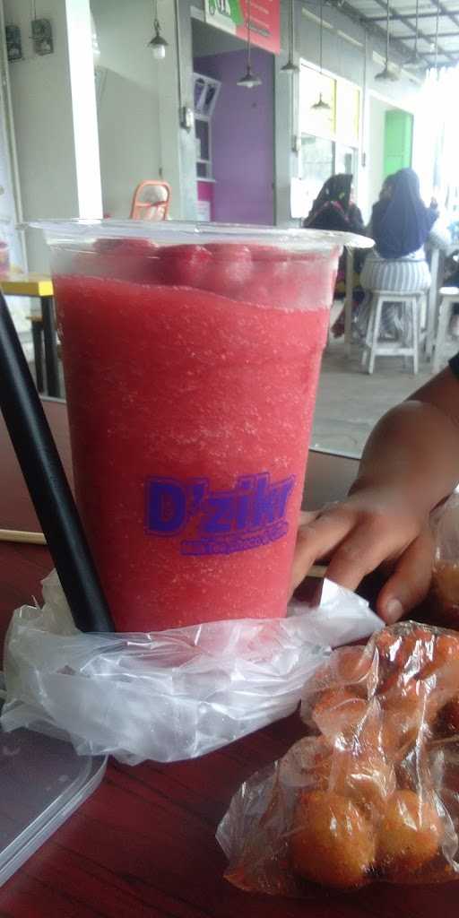 Dunia Strawberry Juice & Dessert, Siliwangi 2