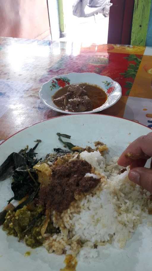 Kurnia Saiyo Masakan Padang 8