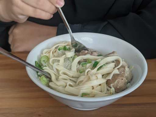 Mie Baso Alfi Firman Putra Unsil 5