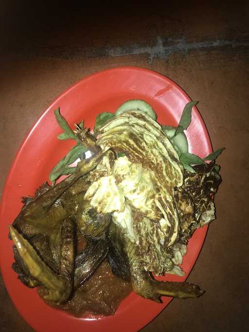 Pecel Lele Dua Bersaudara 6