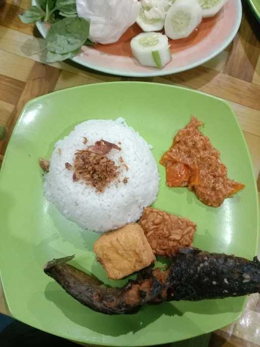 Seafood Pecel Lele Putra Ronggolawe 1