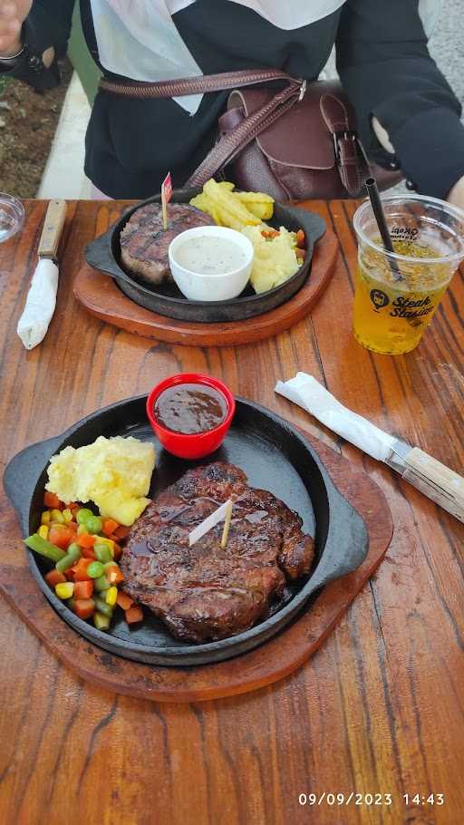 Steak Stasiun 9