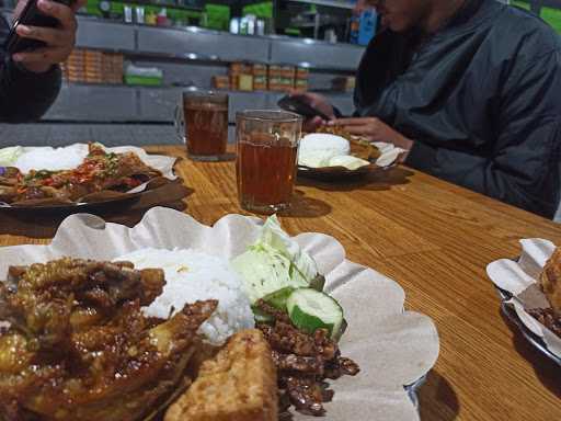 Surabaya'S Ayam Penyet 10