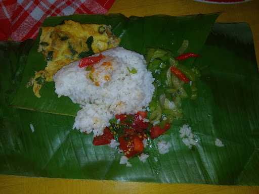 Warung Nasi Timbel Ibu Uum 3