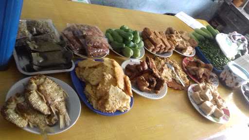 Warung Nasi Timbel Ibu Uum 2