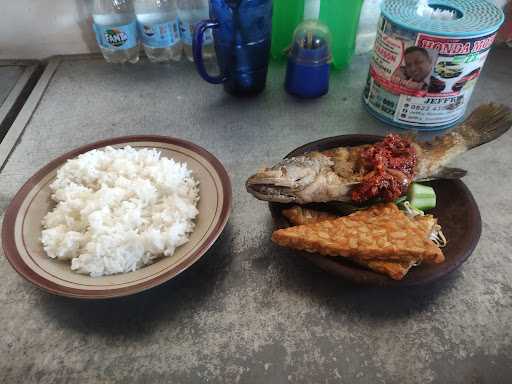 Rm Sari Laut, Pecel Belut 8