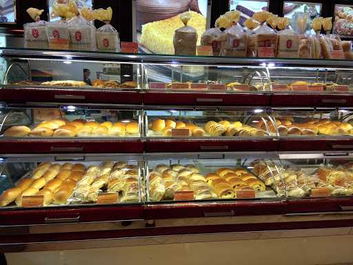 Holland Bakery - Saharjo 10