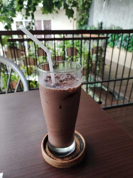 Coffee And Couple Cafe Tebet 5