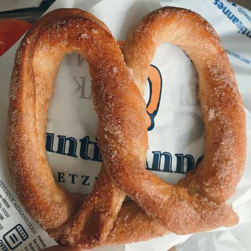 Auntie Anne’S 10