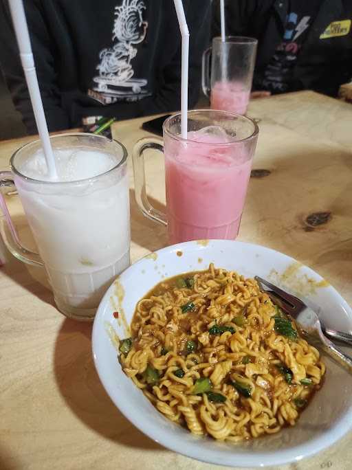 Kedai Susu Segar Murni & Mie Bangladesh 1