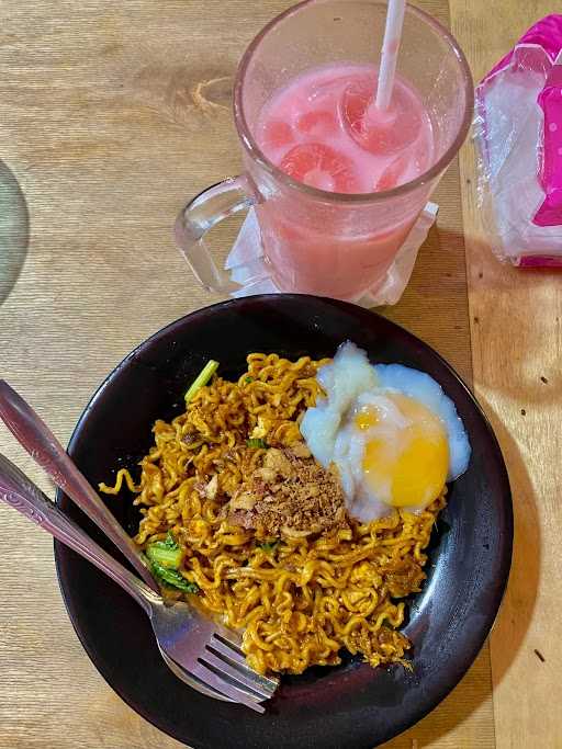 Kedai Susu Segar Murni & Mie Bangladesh 5