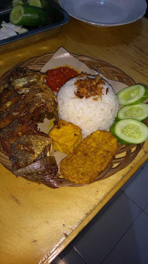 Rm. Nasi Uduk Hijau 3